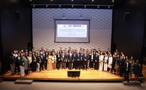 Contraloría General participó en importante conferencia en Brasilia