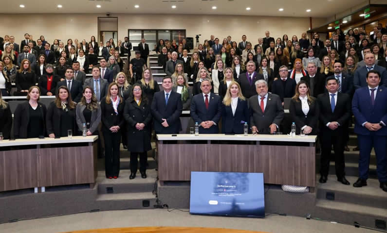 La Contraloría General de la República presenta la 